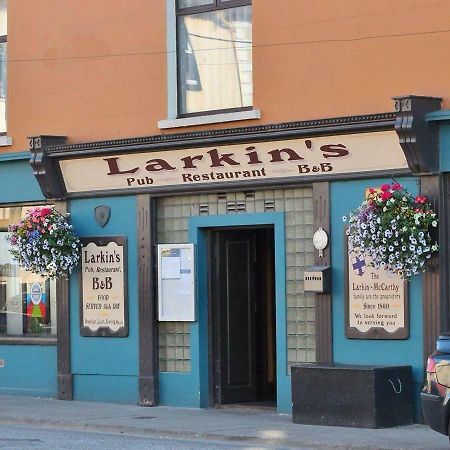 Larkin'S Pub, Restaurant, And B&B Milltown  Dış mekan fotoğraf