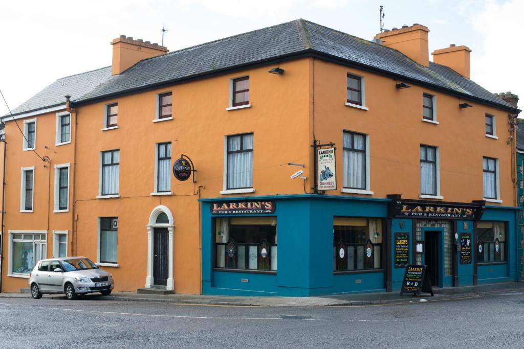 Larkin'S Pub, Restaurant, And B&B Milltown  Dış mekan fotoğraf